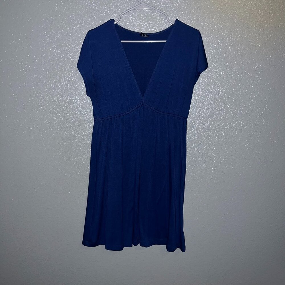 Effortless Style: Deep Blue V-Neck Dress (Small)